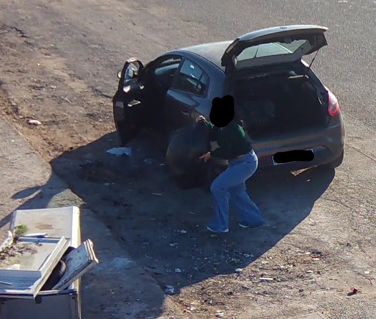 abbandono rifiuti 2