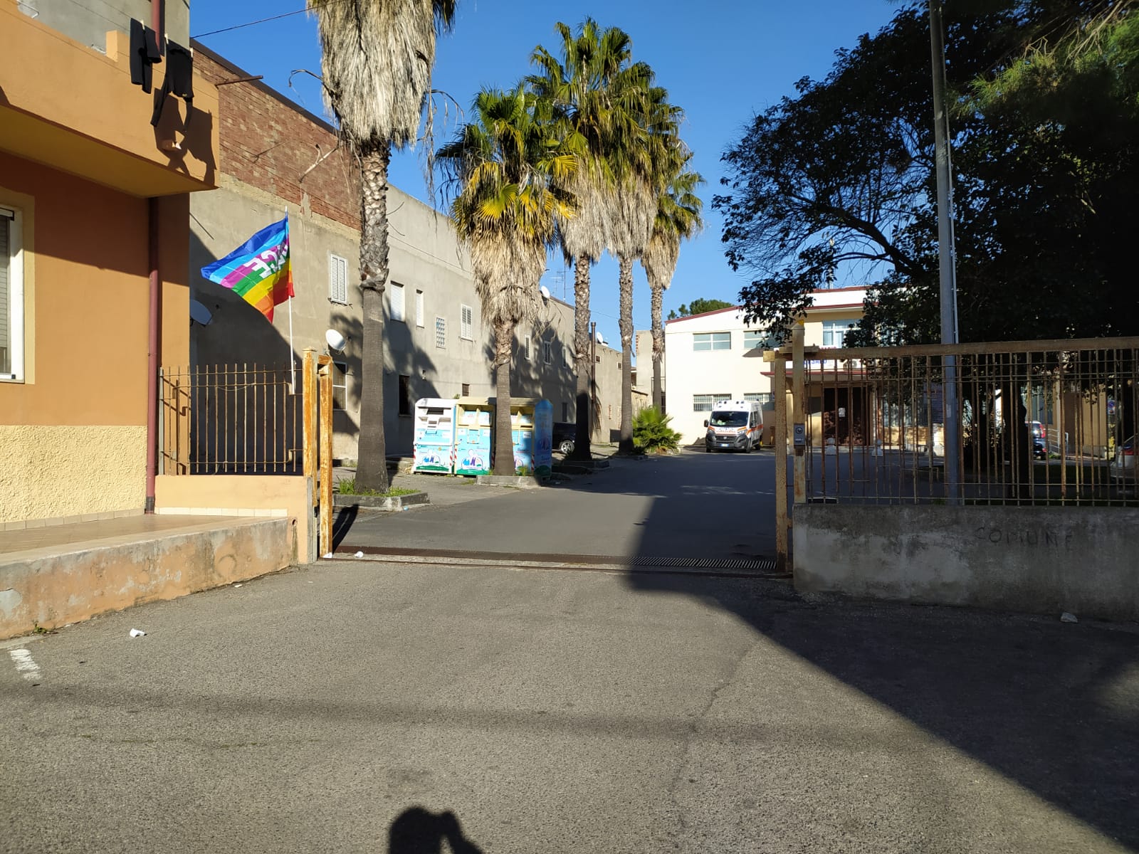 bandiera pace isola capo rizzuto, suggesaro