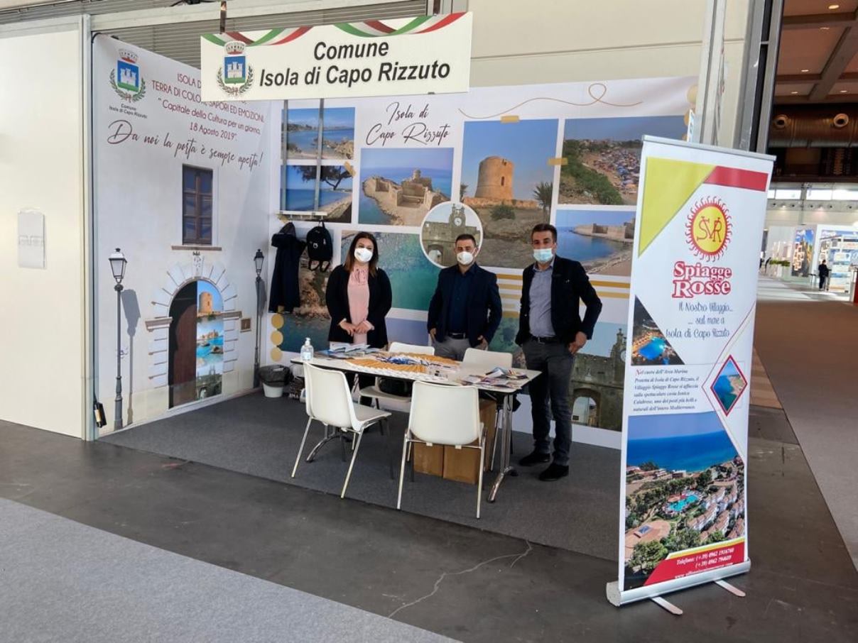 Isola-di-Capo-Rizzuto-Spiagge-Rosse-Fiera-Ottobre-2020